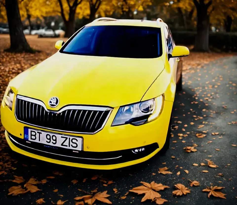 Mașina reală Număr Taxi Botoșani — Skoda Superb galbenă, condusă de Alexuți Mirel